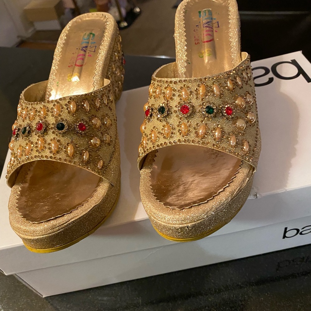 Beautiful block hell you can wear on any occasions